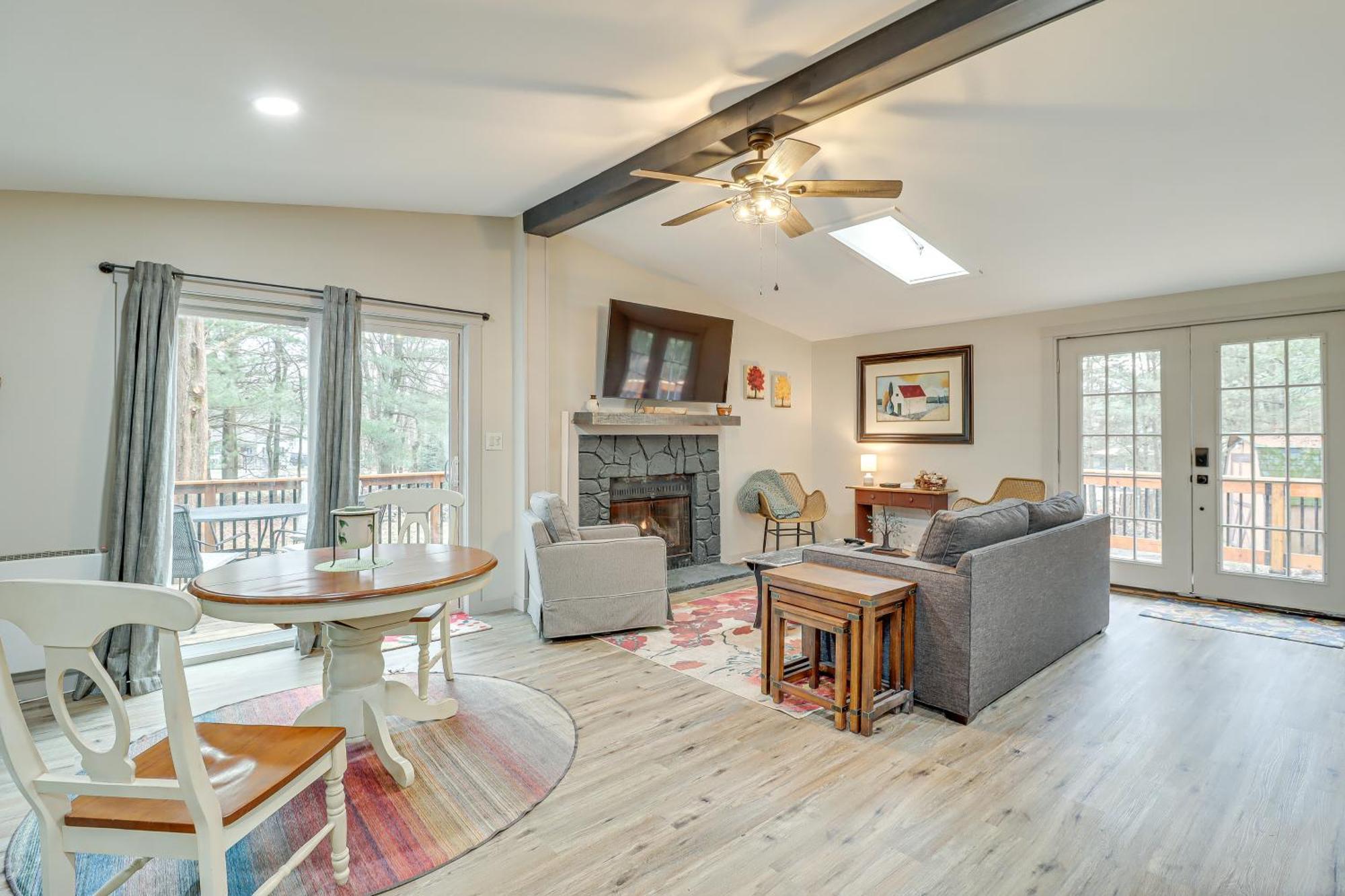 Quaint Jim Thorpe Cabin Retreat, Walk To Beach! Eksteriør billede