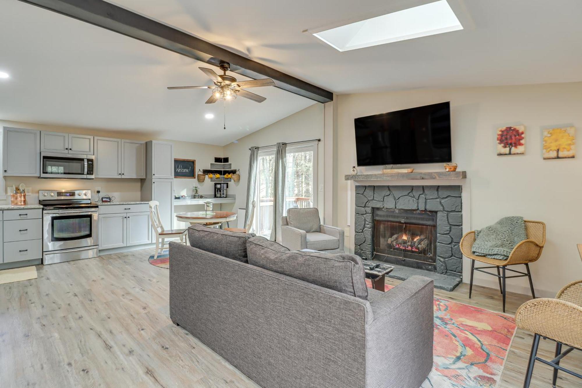 Quaint Jim Thorpe Cabin Retreat, Walk To Beach! Eksteriør billede