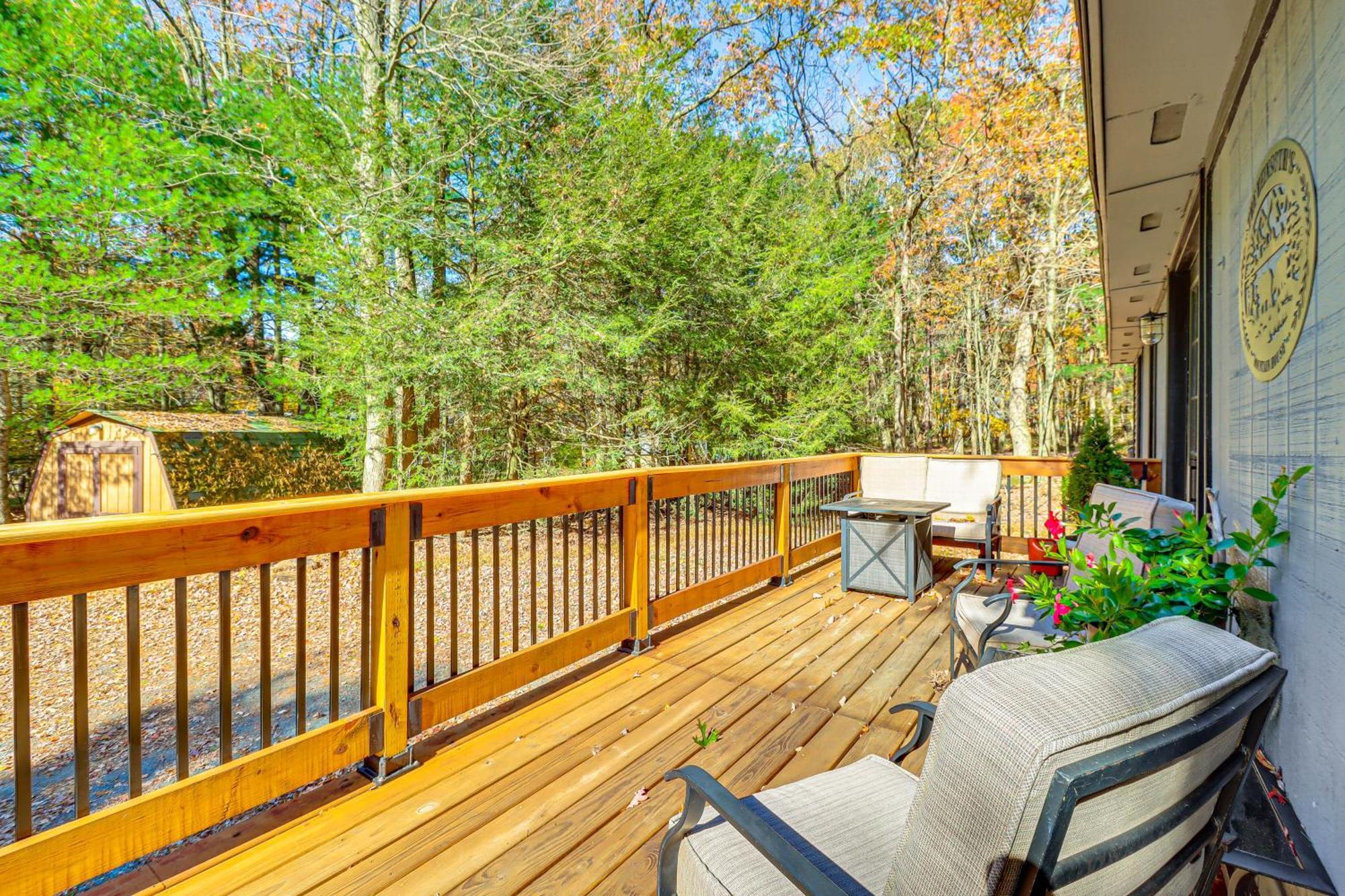 Quaint Jim Thorpe Cabin Retreat, Walk To Beach! Eksteriør billede
