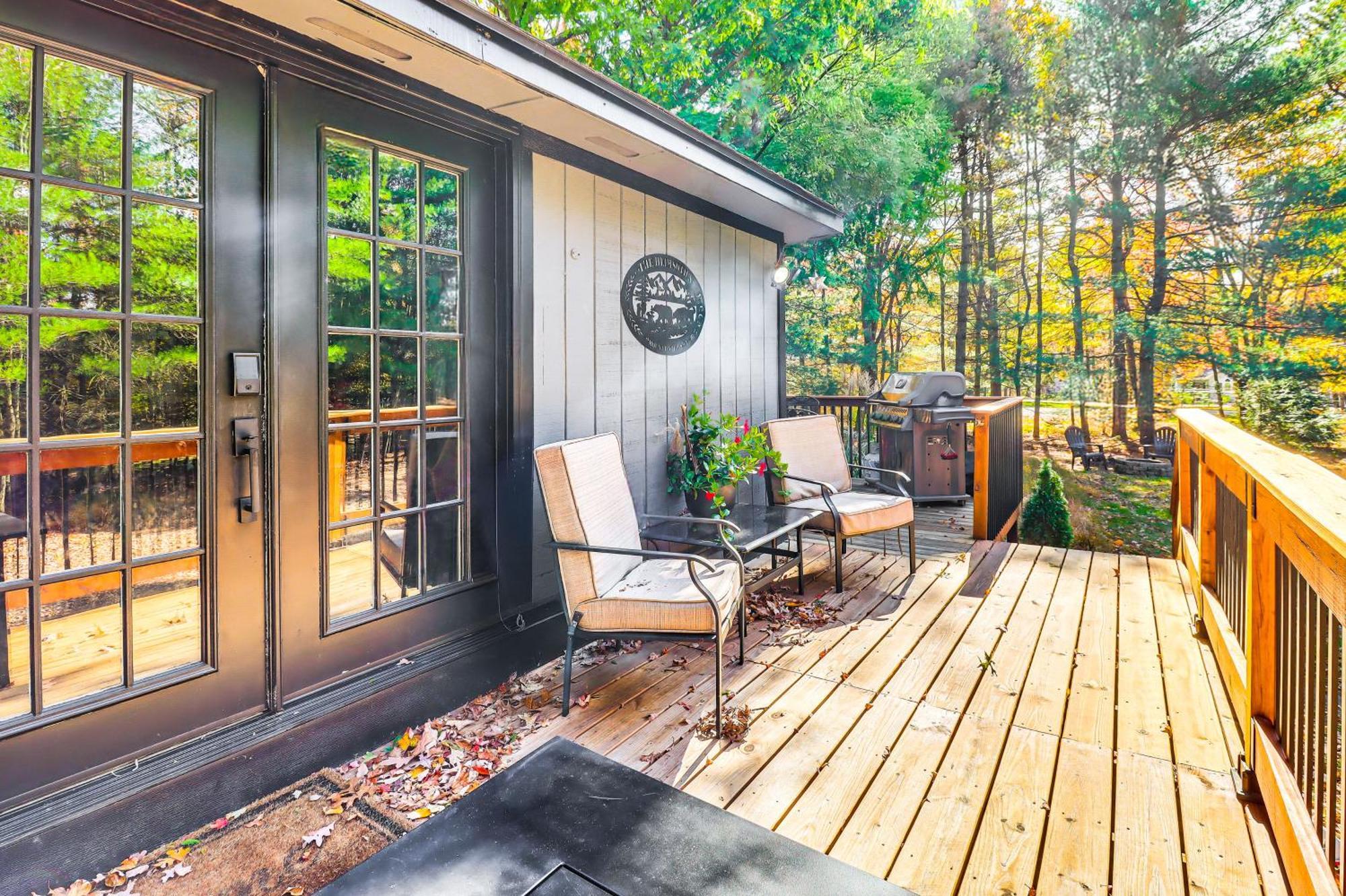 Quaint Jim Thorpe Cabin Retreat, Walk To Beach! Eksteriør billede
