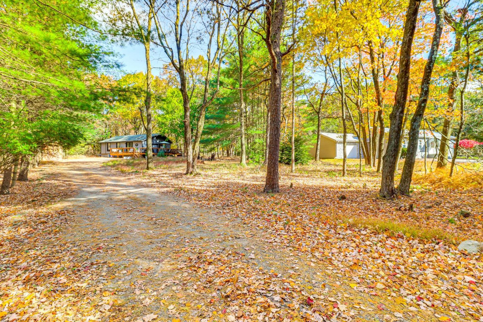 Quaint Jim Thorpe Cabin Retreat, Walk To Beach! Eksteriør billede